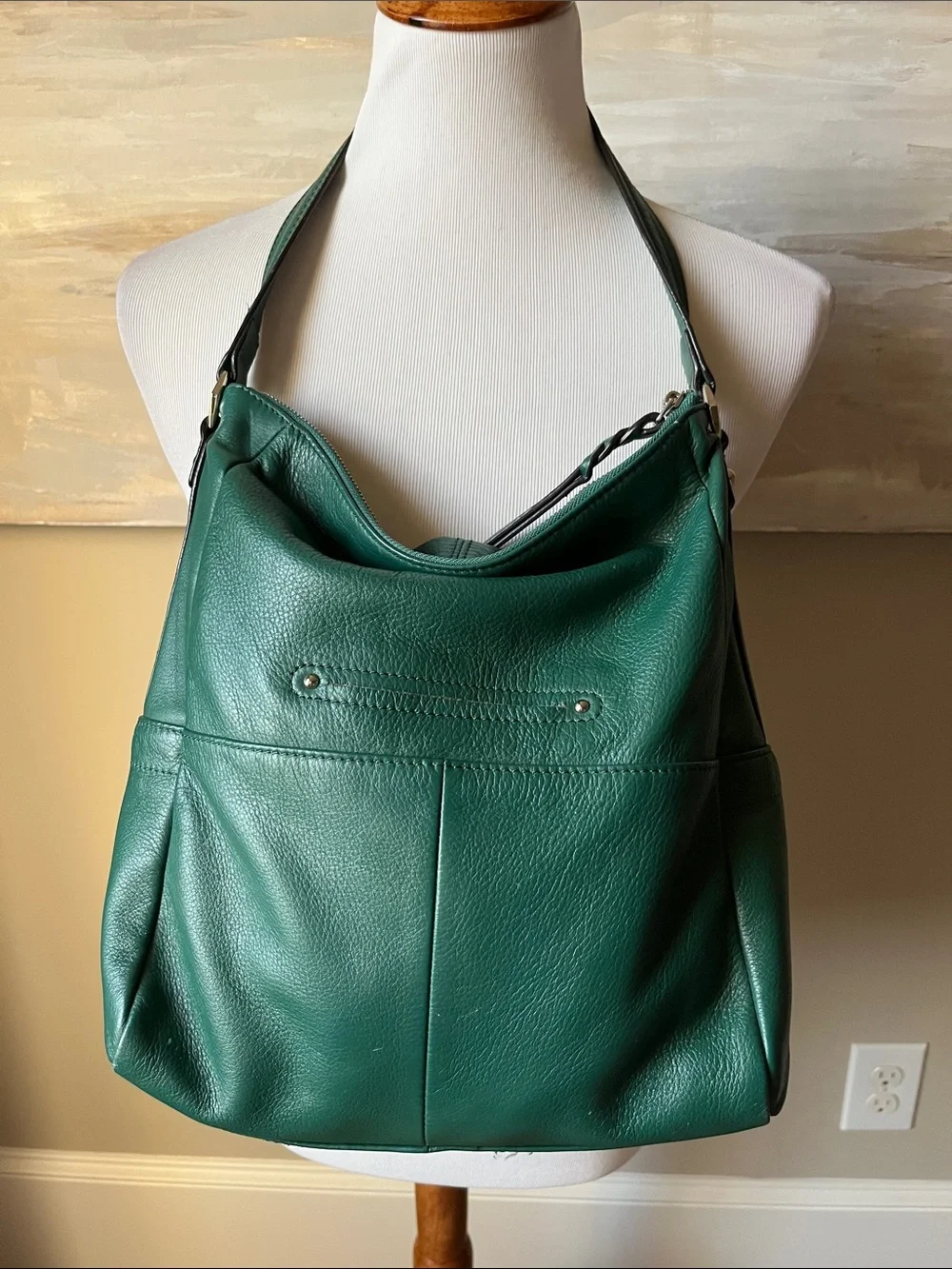 B. Makowsky emerald green “Meteopolitan Hobo)” leather purse